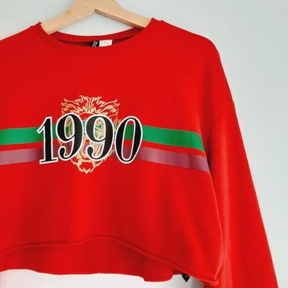 Divided by H&M | 1990 Gold Lion Print Crop Long Slv Crewneck Pullover Top Red M - Picture 3 of 16